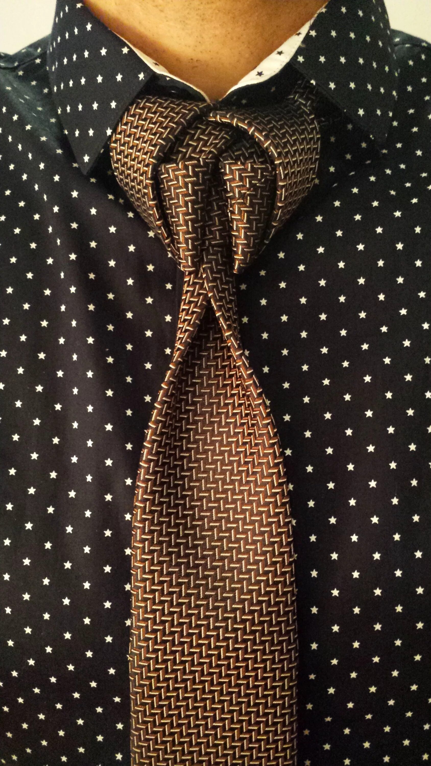 Завязываем мужской галстук видео. Необычные галстуки. Стильный галстук. Креативный галстук. Необычная завязка галстука.