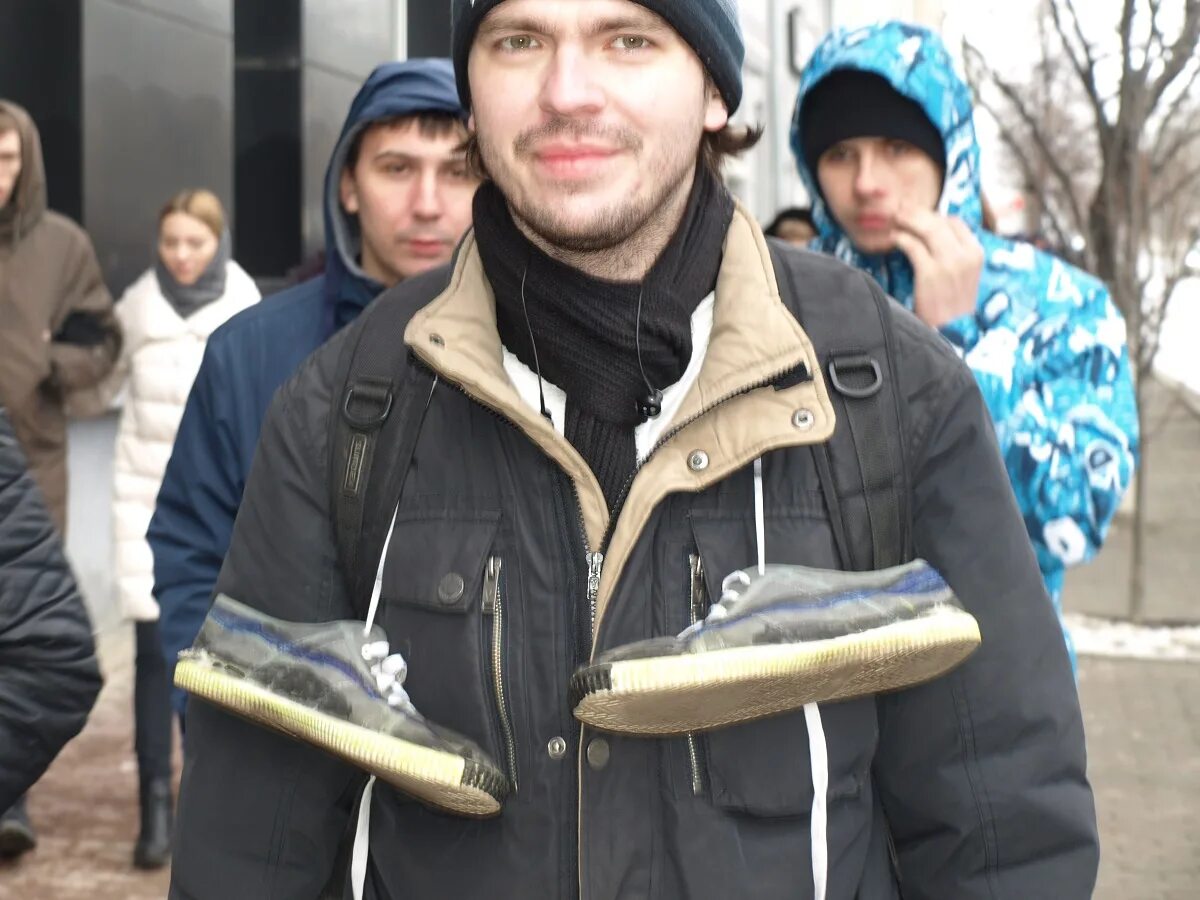 Жена навального была на похоронах. Жена навального была на похоронах. Немцов и тимошенко. Жена навального была на похоронах. Жена навального.