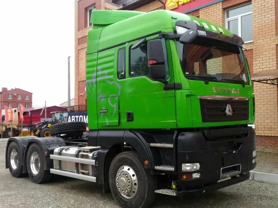 Тягач sitrak c7h 4x2. Ситрак черный. Седельный тягач sitrak zz4256v364he. Тягач man sitrak. Ситрак с7н макс тягач седельный.