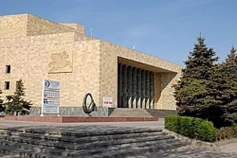Театр имени горького махачкала