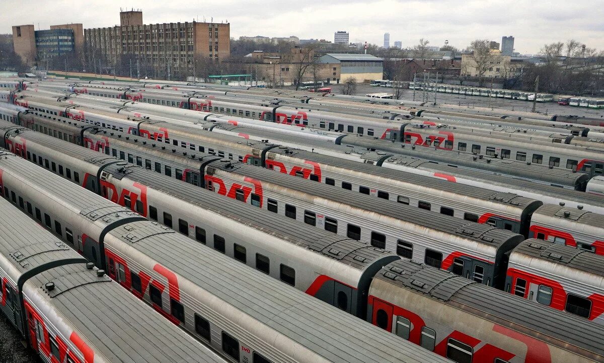 Поезд много вагонов. Станция Николаевка МЖД. Станция Николаевка Московской железной. ФПК вагон РЖД что это такое. Станция Николаевка Московской железной дороги.