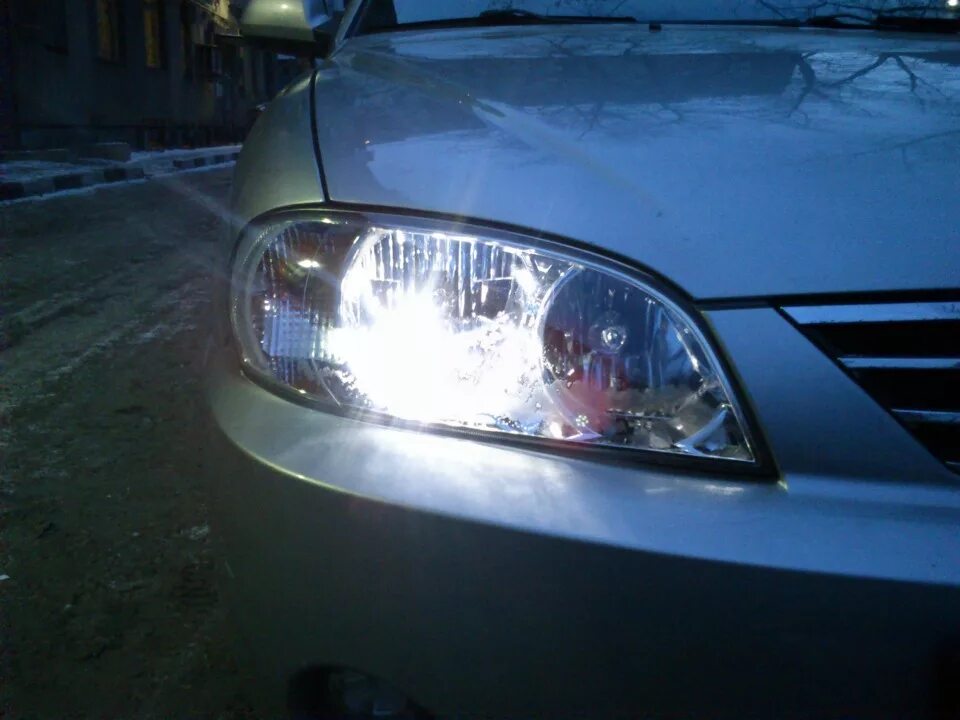 Киа спектра 2008 лампы ближнего света. Лампочка ближнего света киа спортейдж 3. Лампочка ближнего света киа спектра 2008. Передние фары киа спектра 2008. Киа спектра 2008 лампы ближнего света.