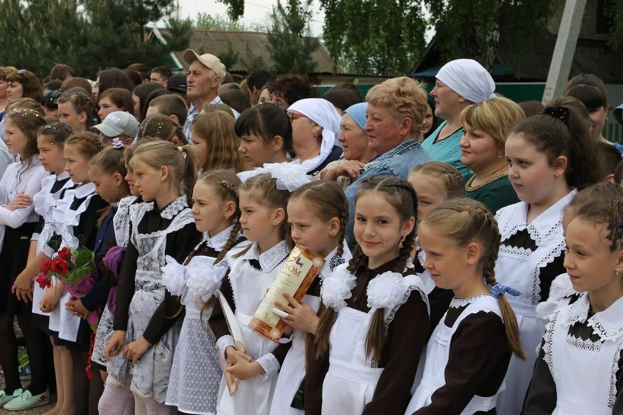 Сколько школ номер 3. Школа 1 магнитогорск. Школа 3 ступино. Мбоу школа 12 саров. Сош номер 3 ступино.