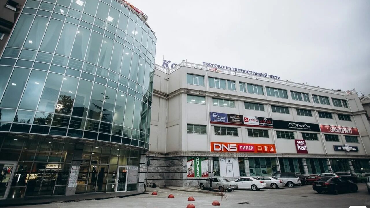 Конфетти ялта. Тц конфетти ялта. г. ялта, тц &quot;конфетти&quot;, ул. большевистская, д.10. большевистская 10 ялта. торговые центры в ялте.