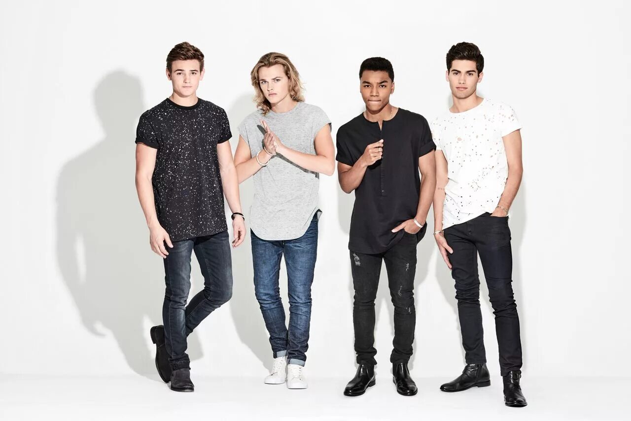 Четыре члена семьи. Алекс из high4. Four members. Four members. Four members.