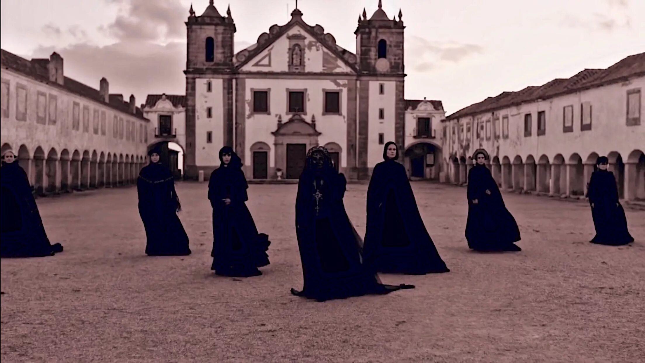 Dark madonna style. Мадонна dark ballet. Мадонна жанна дарк. Мадонна dark ballet скрины. Мадонна dark ballet видеоклип.