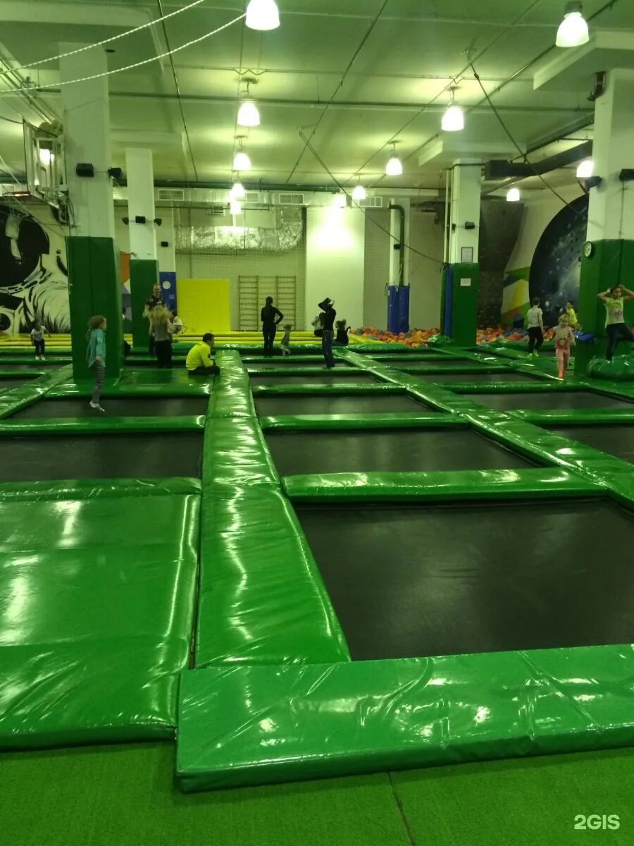 батуты битца. батутный центр битца. невесомость батутный центр москва. москва батутный парк невесомость. батутный центр в бутово.