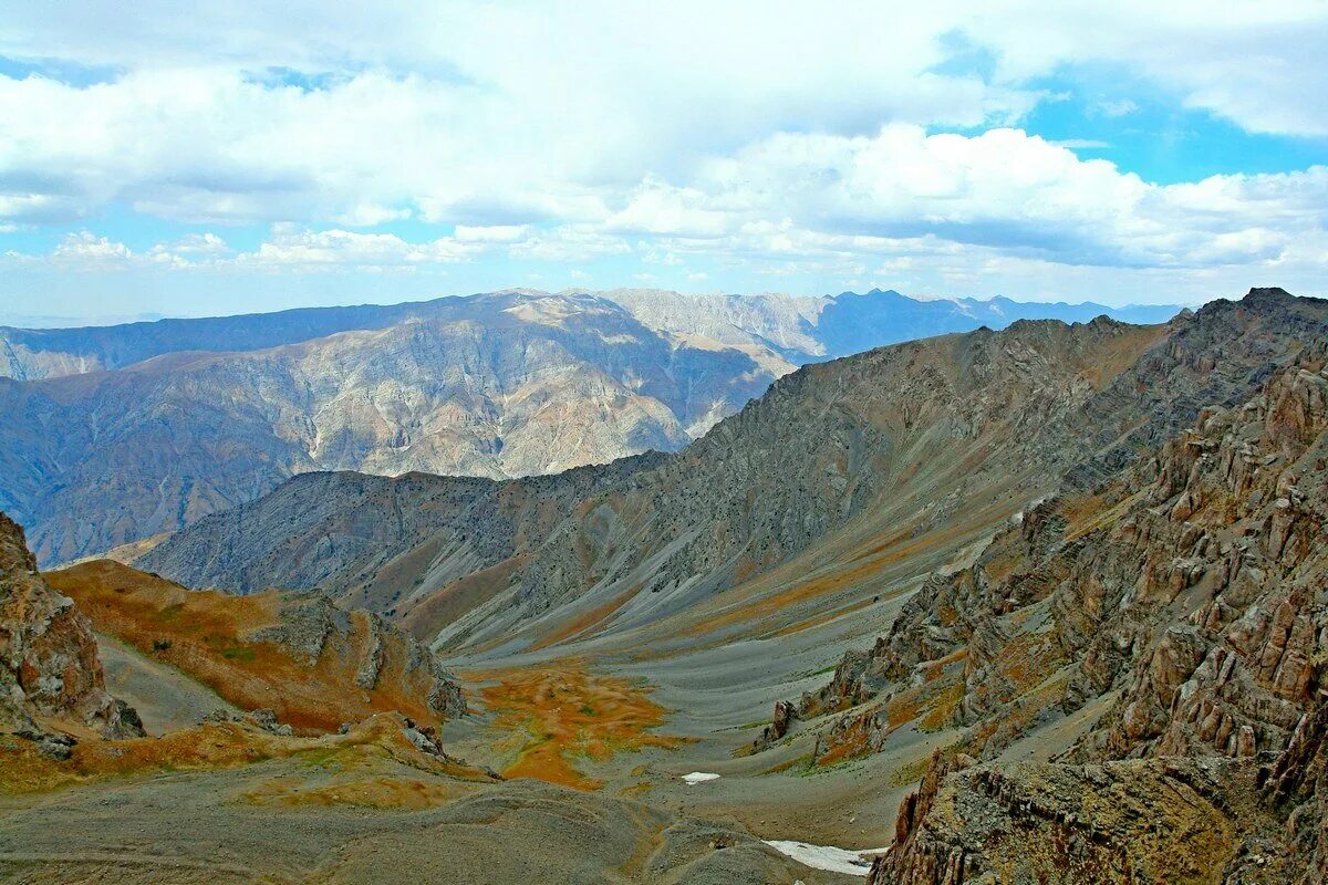 Самый высокий каньон в мире дикий запад. Дикого запада статуи. Долина запад. Дикий дикий запад долина монументов. Долина запад.