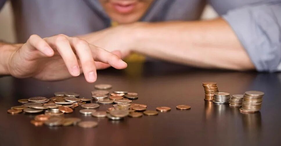 Экономия бюджета. Семьи с доходами ниже прожиточного минимума. Прожиточный минимум. Сэкономить деньги. Какой размер прожиточного минимума.