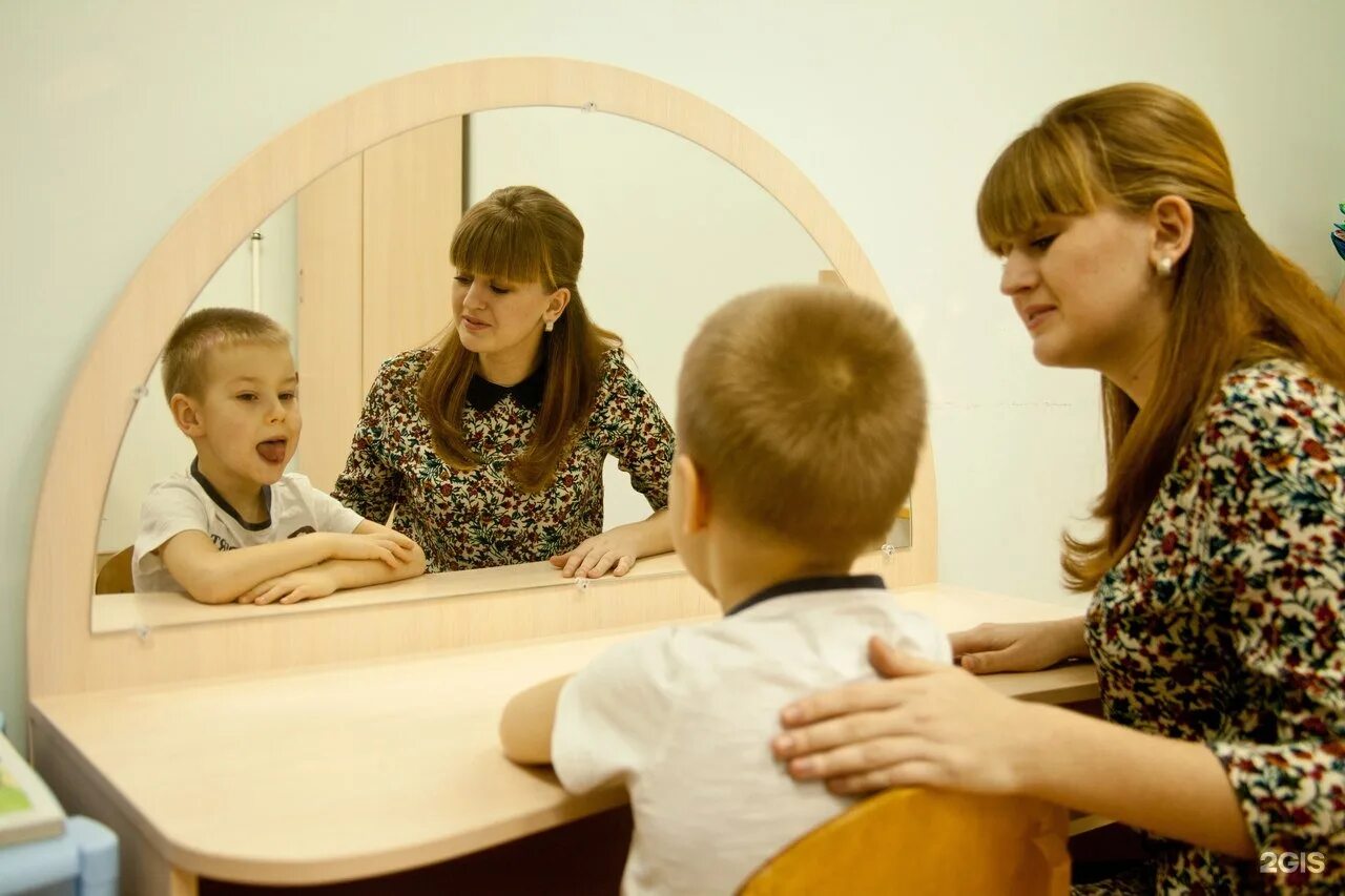 Логопедия в детском саду. Логопедический детский сад. Дефектолог в детском саду. Логопед в саду. Логопед кировский район