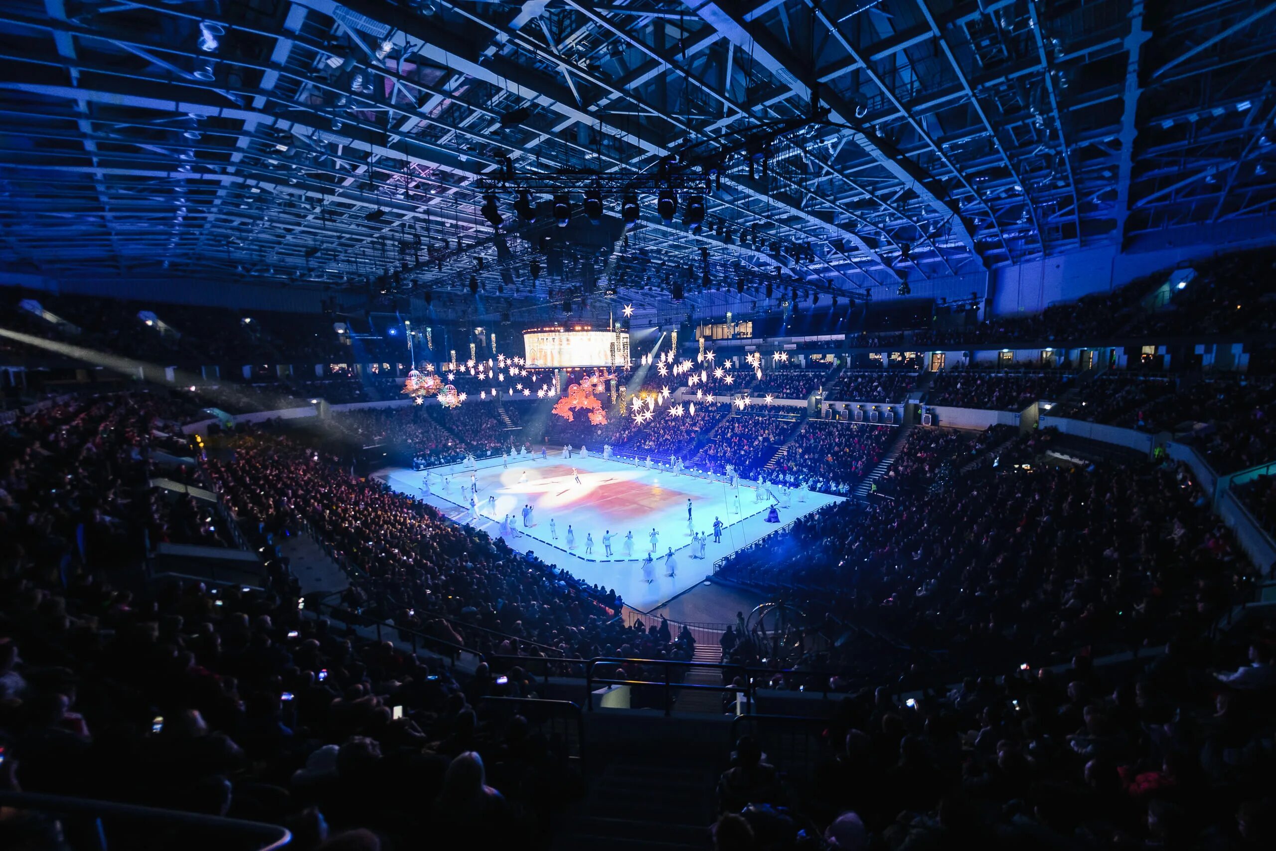 Кармен ильи авербуха ледовое шоу фото. Шоу ледовый дворец. Втб арена ледовая арена партер в. Шоу ледовый дворец. Ск юбилейный санкт-петербург ледовое шоу.