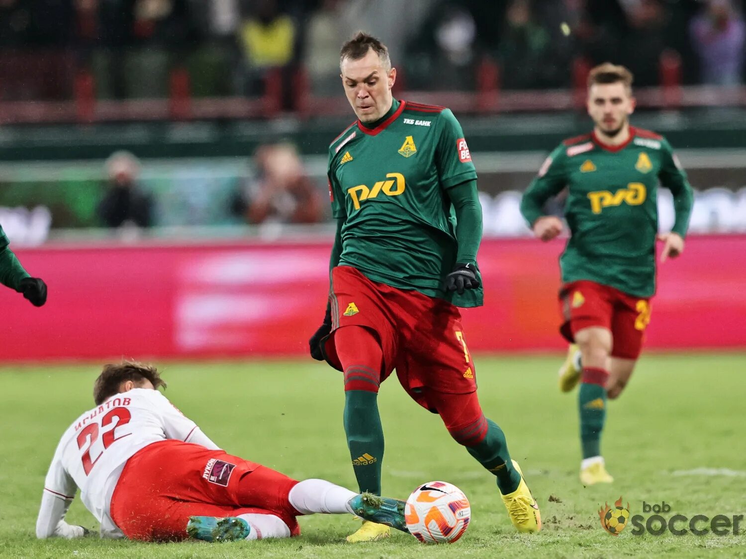 Дзюба почему не играет сегодня за локомотив. Локомотив. билялетдинов футболист. фк локомотив. локомотив фото.