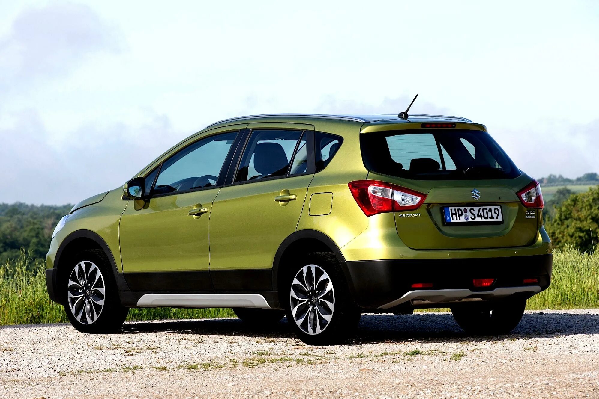 Suzuki sx4 s-cross 2013. Сузуки sx4 полноприводная. Сузуки сх4 2013г. Судзуки сх4. Сузуки сх4 2013г.