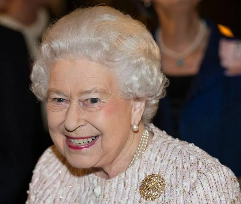 Английская королева. Queen of wills. Кольцо королевы елизаветы 2. Queen we will rock you. Queen of wills.