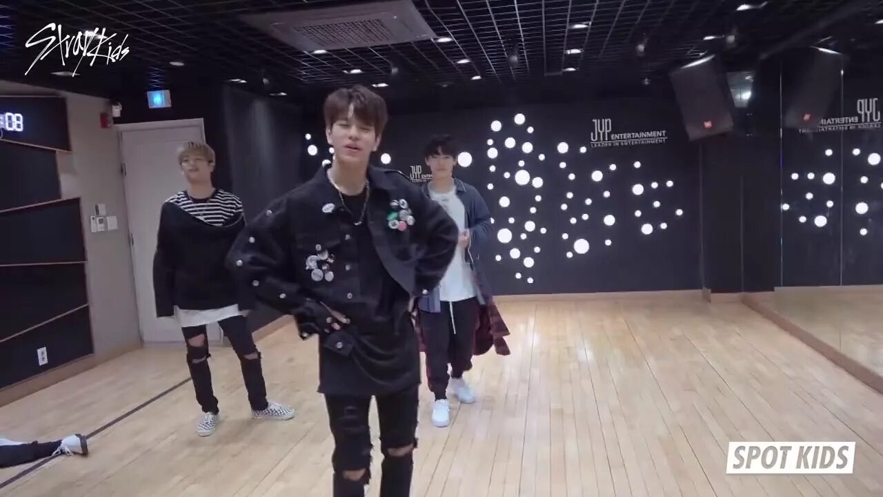Mixtape stray kids обложка. Stray kids. 4419 stray kids. Stray kids 2021. Stray kids 4419.