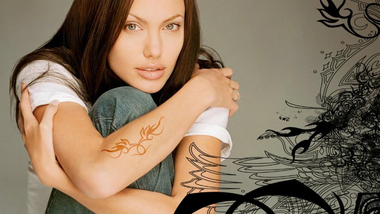 тату для женщин после 40. тату для женщин после 40 значение. тату для девушек. небольшие тату для девушек. анджелина джоли 2001.