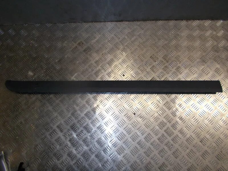 Молдинг двери порог вольво s80. Молдинг двери volvo s80 ii. Хром молдинги на volvo v50. Накладки на вольво хс90. Молдинг volvo.