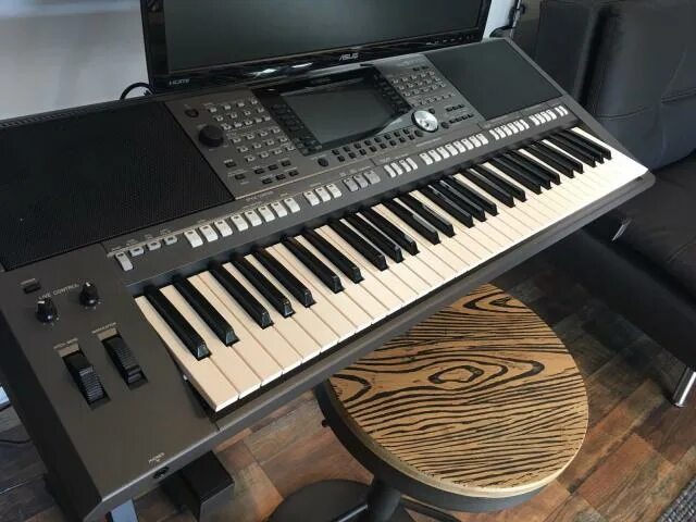 Синтезатор ямаха на авито. Mercury 90 4 тактный 2006. Ямаха 520 синтезатор. Yamaha tyros 5. Yamaha emx 5000.