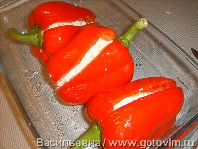 Перцы с брынзой запеченные
