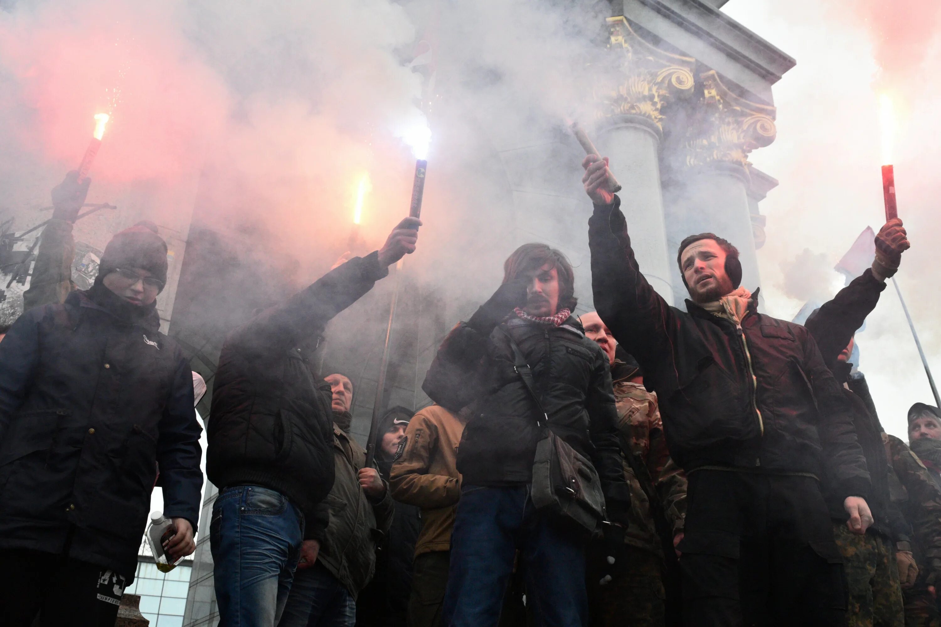 Майдан 2014 года на Украине. Праворадикалы в России.