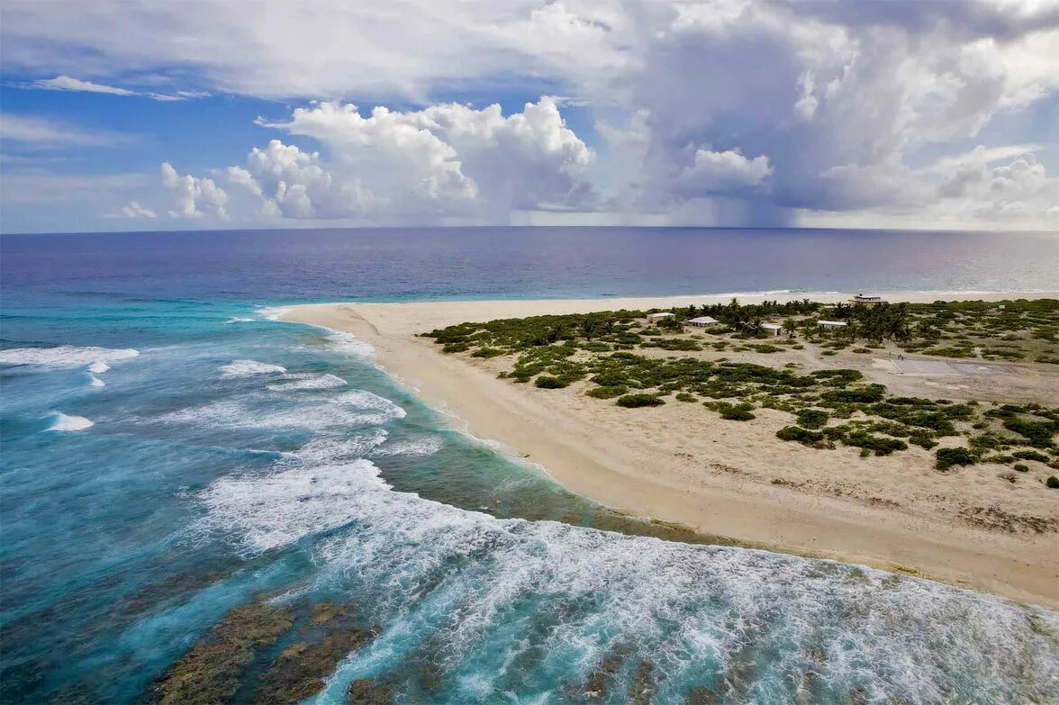 Остров Тромелин. Тромлен остров в индийском океане. Британская территория в индийском океане. Остров Тромлен фото.