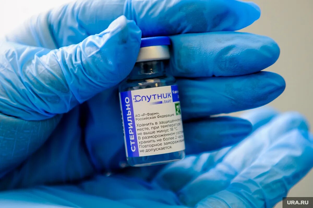 Облегченная прививка. В Челябинске есть Спутник Лайт вакцина от коронавируса. Дарилайт фото.