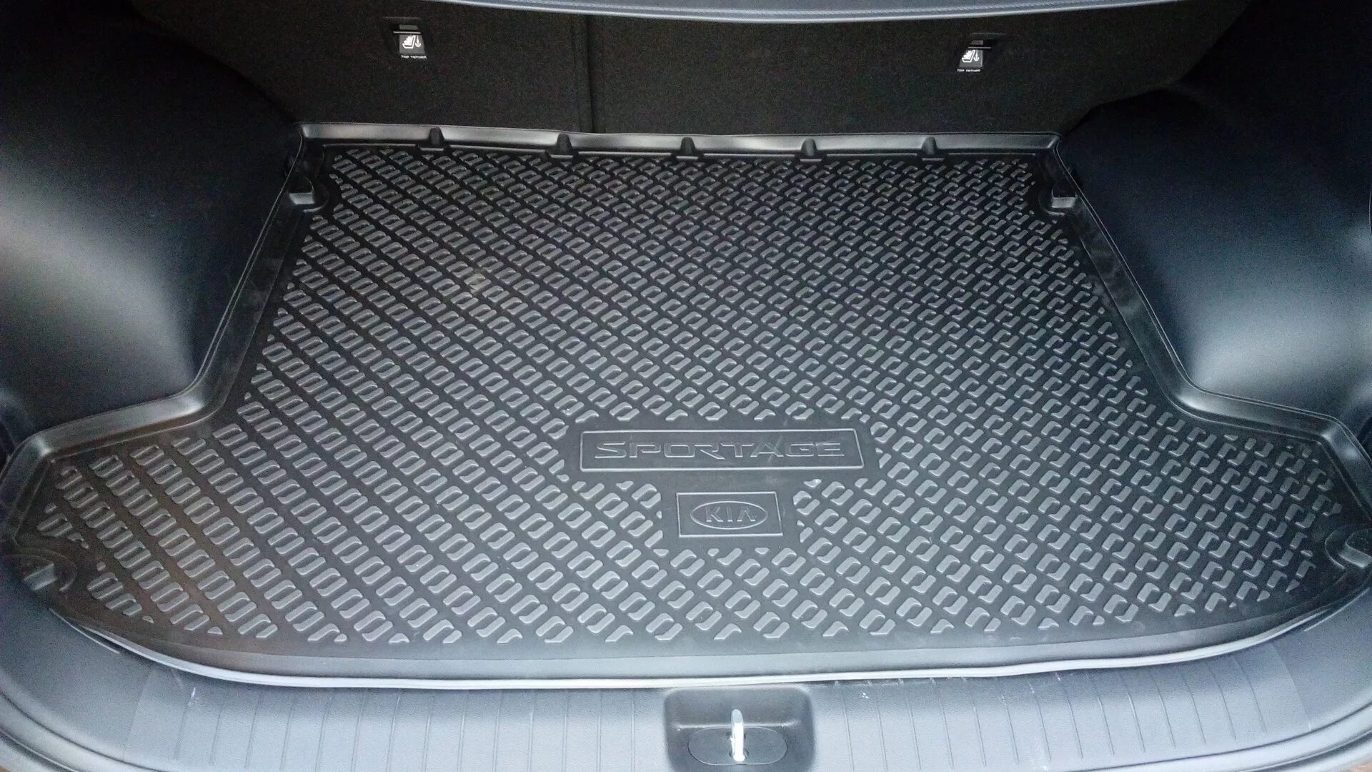 Оригинал коврик в багажник солярис 2020. Hyundai-kia r85702f001. R8570c1100. R8570f1000r. R8570f1000r.