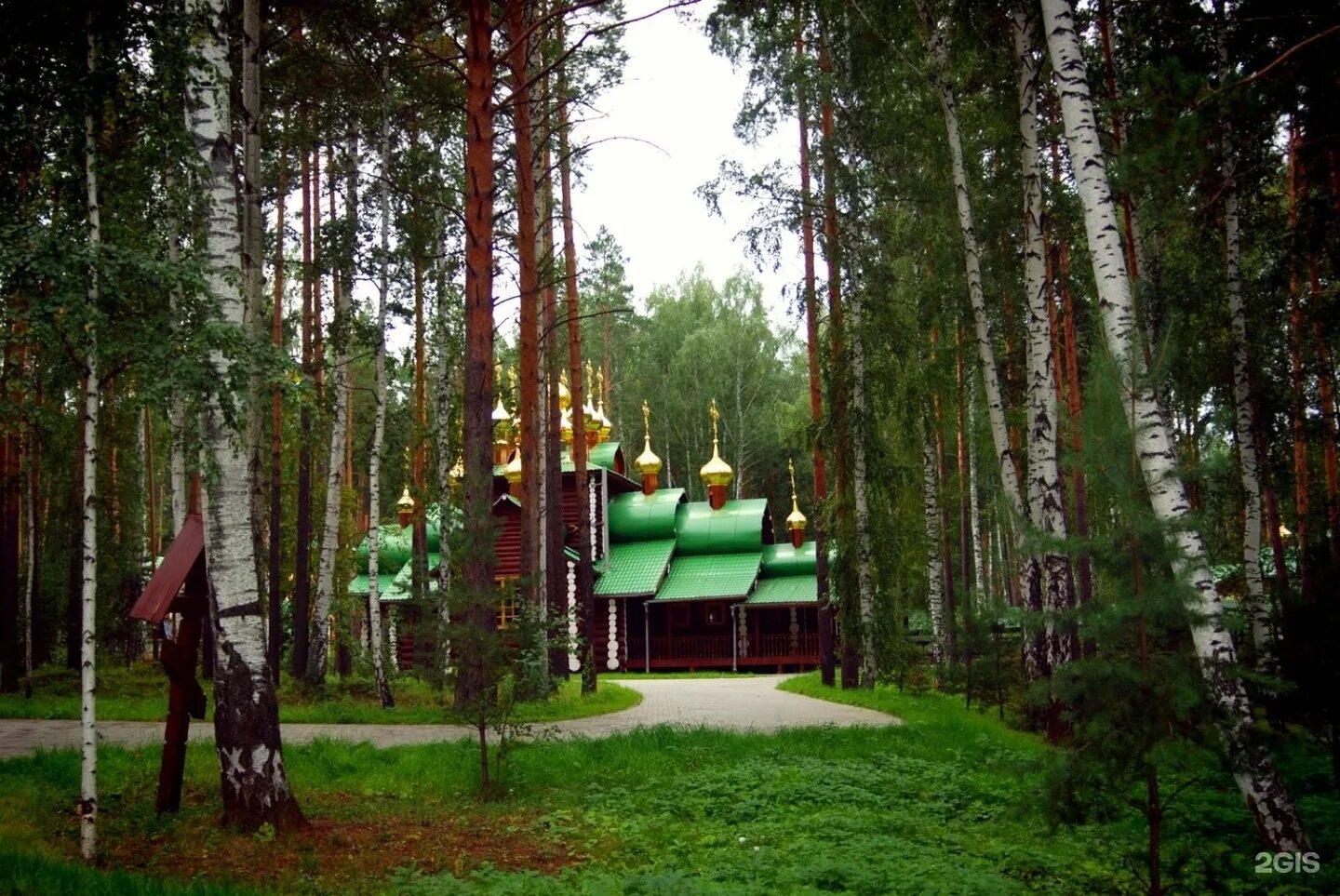 Екатеринбург достопримечательности ганина яма. Ганина яма екатеринбург романовы. Исетский рудник ганина яма. Ганина яма романовы. Монастырь святых царственных страстотерпцев в екатеринбурге.