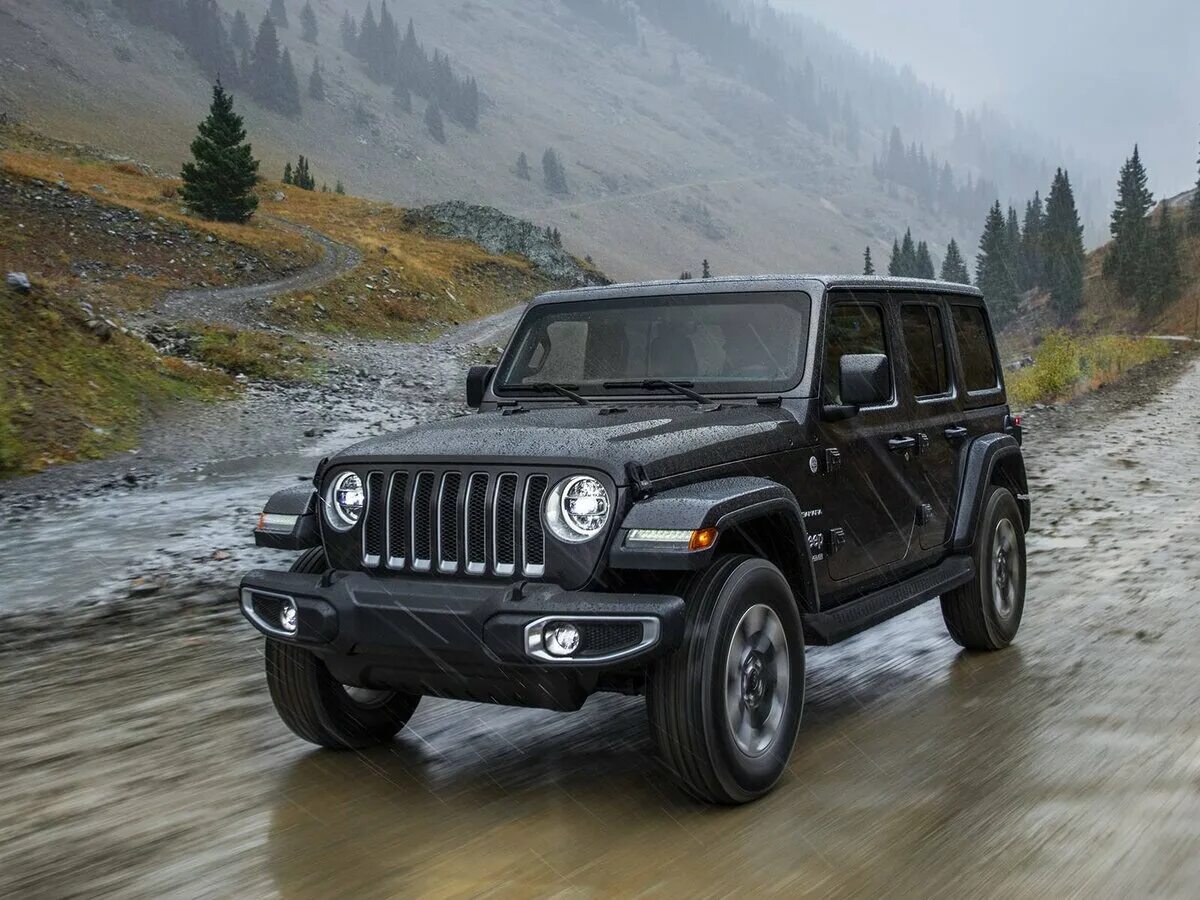 Новые модели джипов. Джип Вранглер 2018. Джип Вранглер 2022. Jeep Wrangler Sahara 2018. Jeep Wrangler Unlimited 2018.