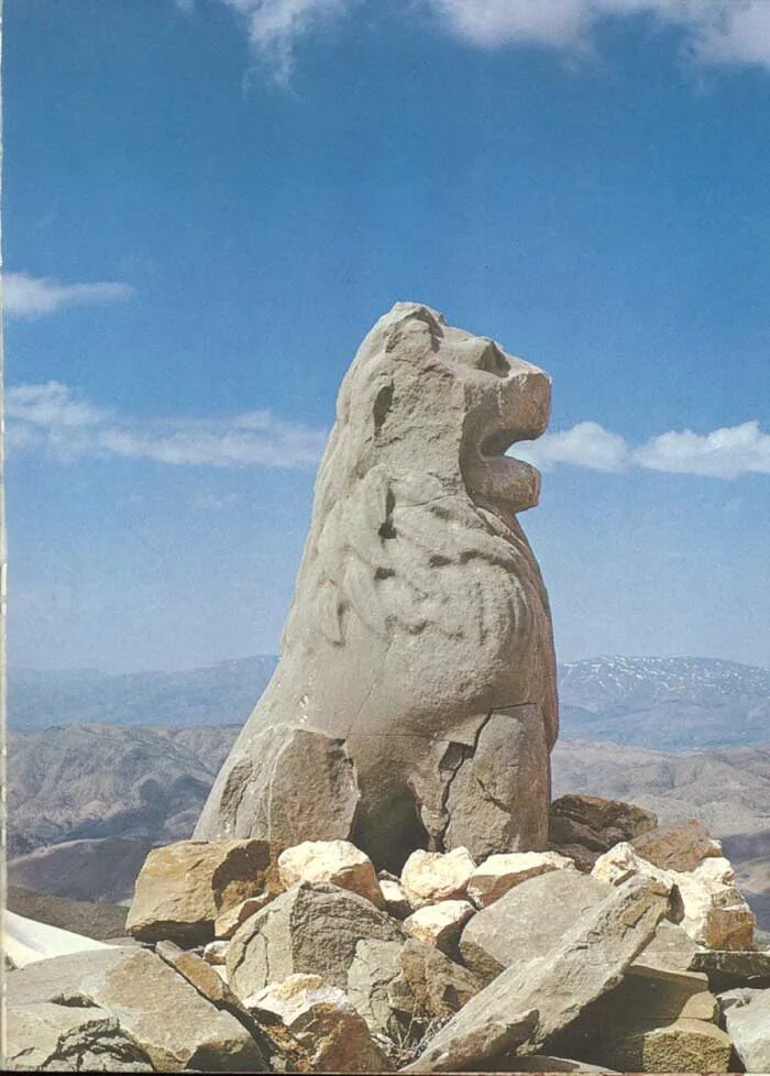 Статуя ваагн драконоборец. Анаит богиня армянской мифологии. Анахита богиня арт. Ардвисура анахита богиня. Арамазд бог.