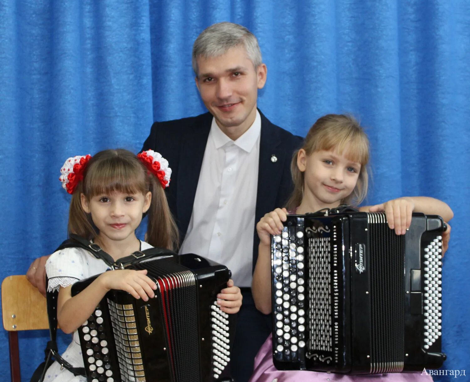 Юный баянист. Юный баянист. Даниил григорьев баянист. Максат гумеров баянист. Тюмень дуэт баянистов.