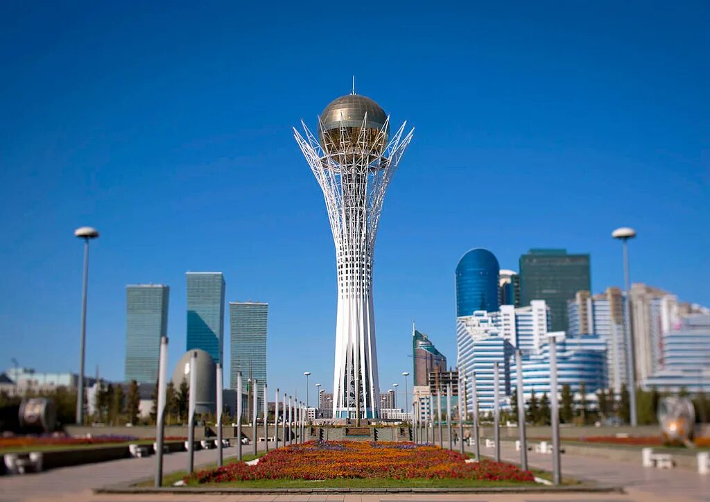 Астана инструкция. Монумент Астана-Байтерек. Казахстан башня Байтерек. Байтерек Астана. Нурсултан башня Байтерек.