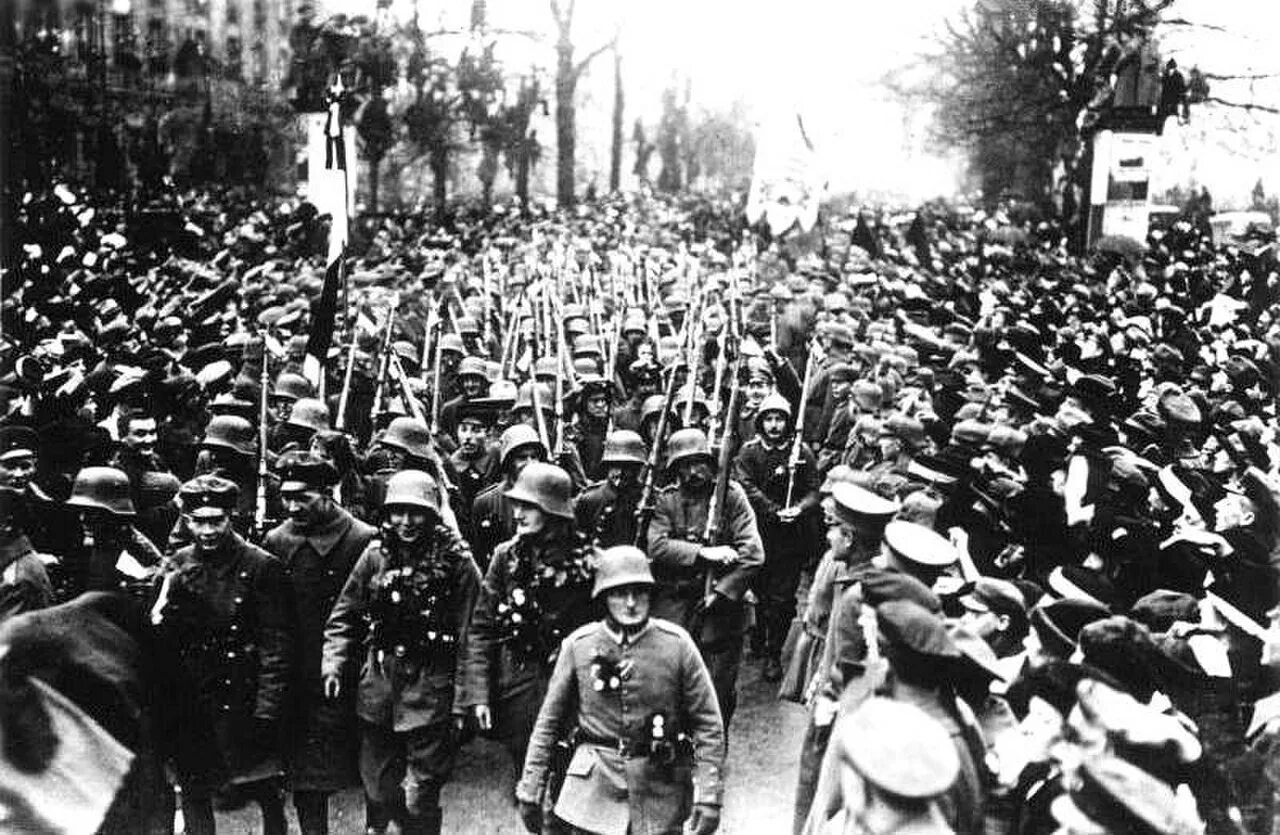 После поражения в войне с германией. Германия в первой мировой войне 1918. Германская армия 1918. Германия 1914.