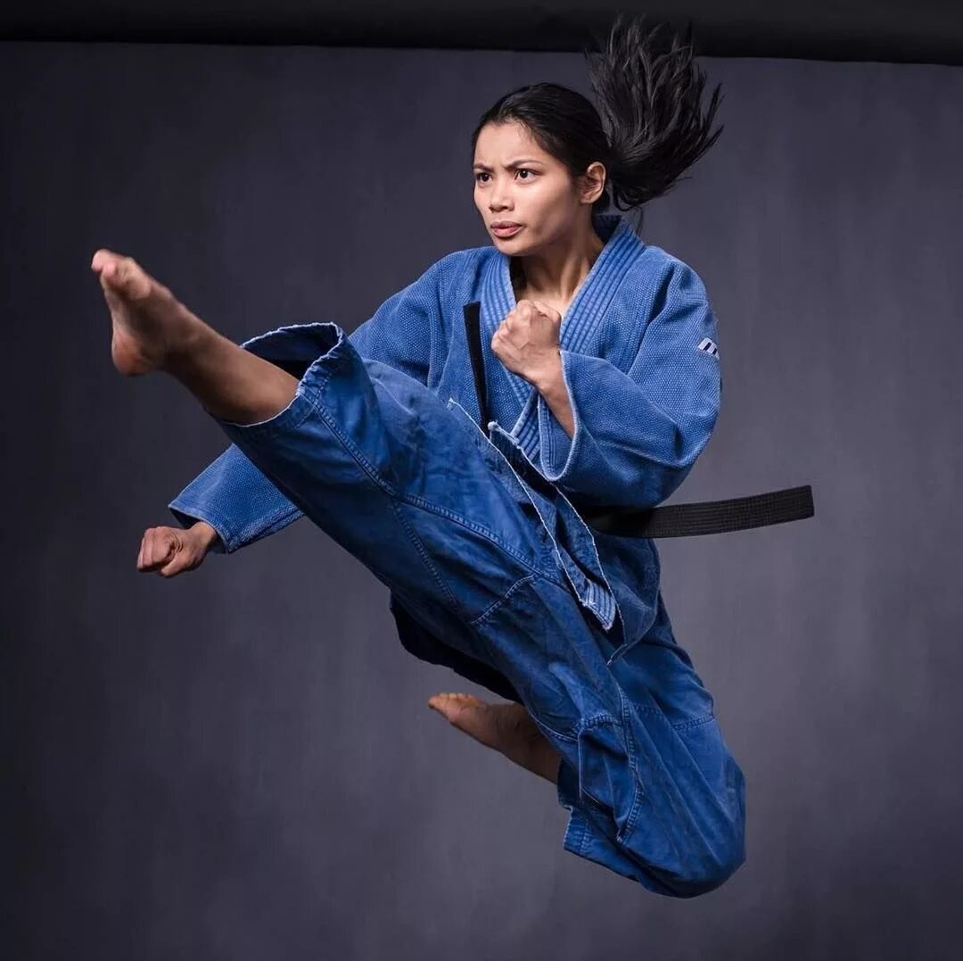 Грейс брюс каратистка. Ким дарья каратэ. Женские боевые искусства. Женщины и восточные единоборства. Элисон джонсон карате.