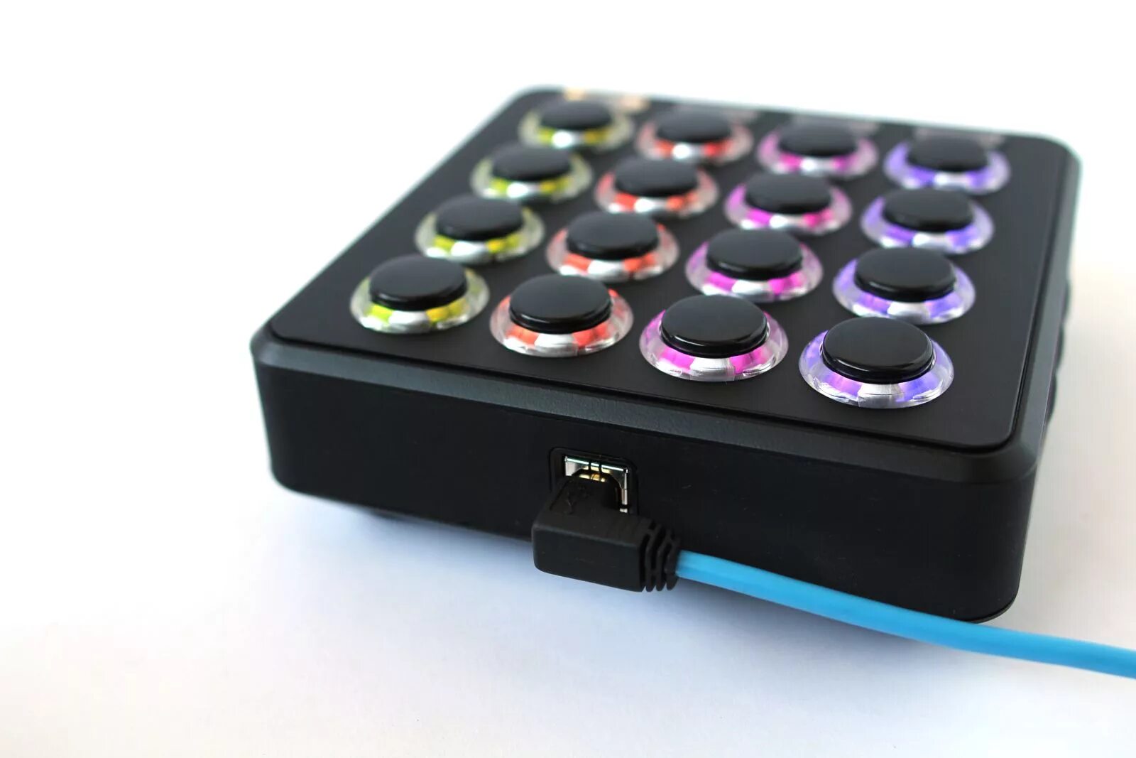 Control buttons. Midi controller(d567). миди файтер 3д. dj tech midi fighter 3d. midi fighter 3d traktor mapping.