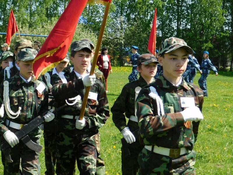 Зарница движение первых положение. Зарница полоса препятствий. Фото с закрытия зарницы. Зарница. Военно патриотический лагерь зарница.