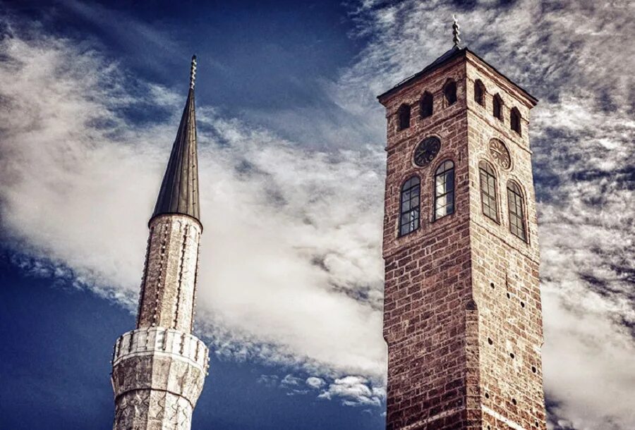 Башня 1 час. Часовая башня Сараево. -Часовая башня Сахат. Белая башня Сараево. Часовые башни в Хайфе.
