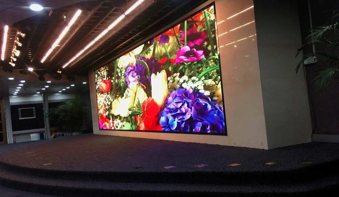 ривьера медиафасад. светодиодный экран outdoor led display p100 mm 10. Led5g видеоэкраны. медиафасад экспоцентр. светодиодные led видеоэкраны.