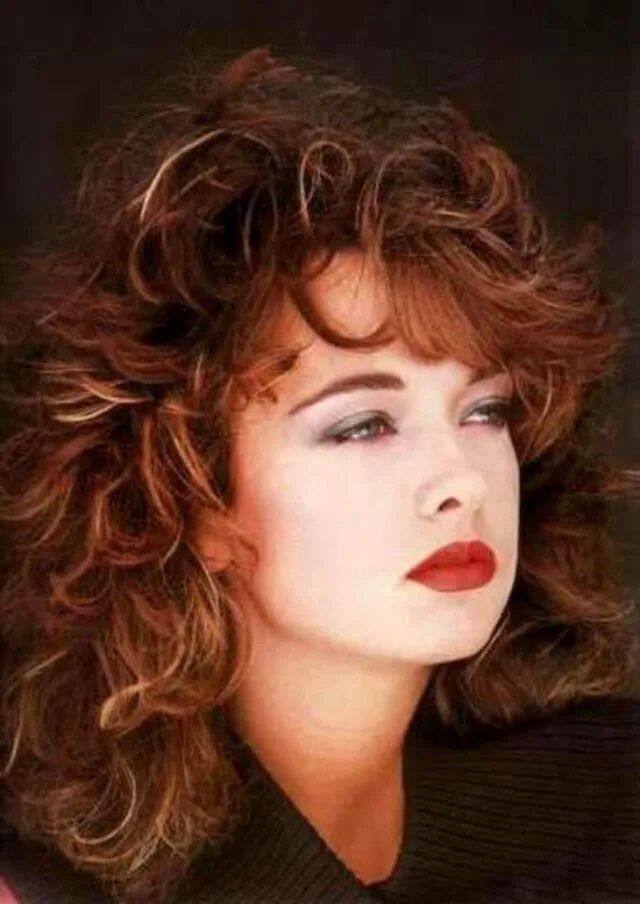 стрижки 80-х. стрижка аврора 80х. хим завивка 80х майкл. хизер локлир в молодости. прическа в стиле 80.