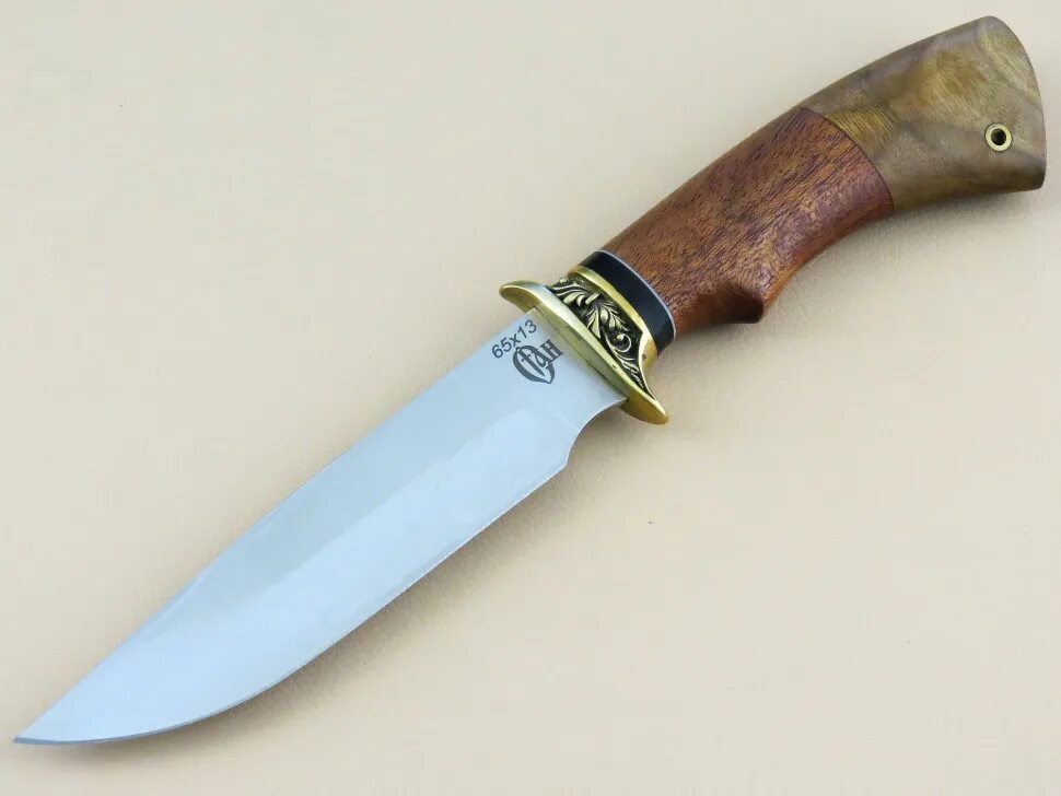 Ножи производителей стран. Нож кабан сталь 65х13. Нож охотничий кабан. Нож с кабаном на рукоятке.