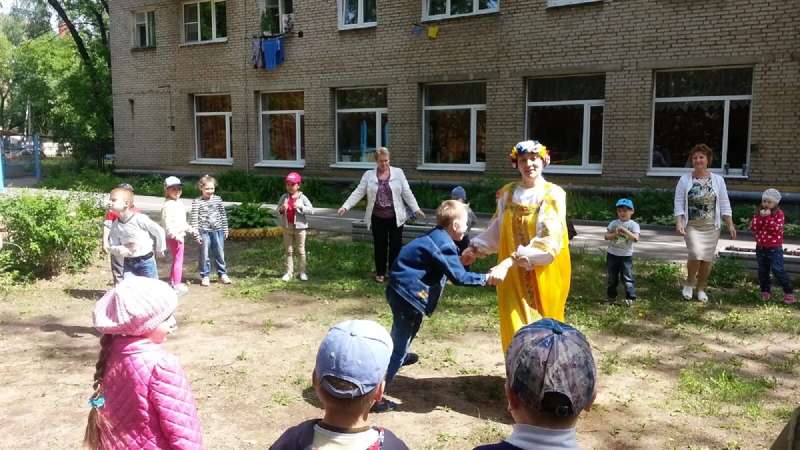 Район родничок. Детский сад Родничок Мытищи. Детский сад Родничок Балабаново. Сад Родничок Видное. Детский сад 2 Родничок.