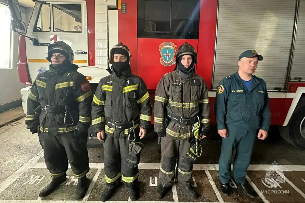 Спас человека 2023. Спас человека 2023. Спас человека 2023. Спас человека 2023. Спасли из пожара.