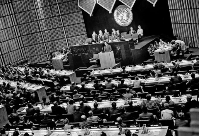 Оон 13. Конференция в Женеве 1958. Конференция ООН по морскому праву 1973. Конвенция ООН по морскому праву 1982 г. Третья конференция ООН по морскому праву.
