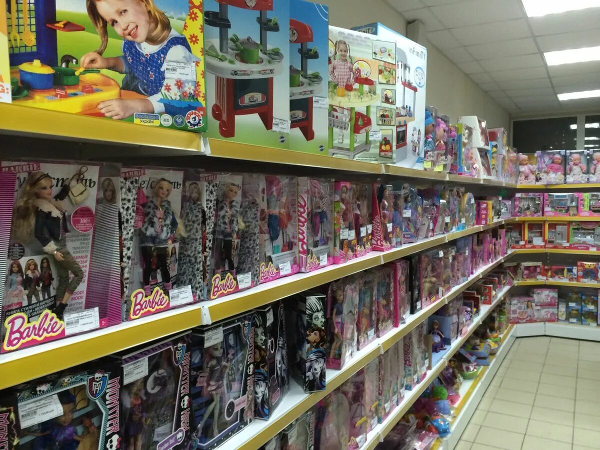 Детский магазин игрушек. Какие игрушки есть в детском мире. Магазин игрушек детский мир. Магазин игрушек картинки. В каком магазине игрушек можно купить