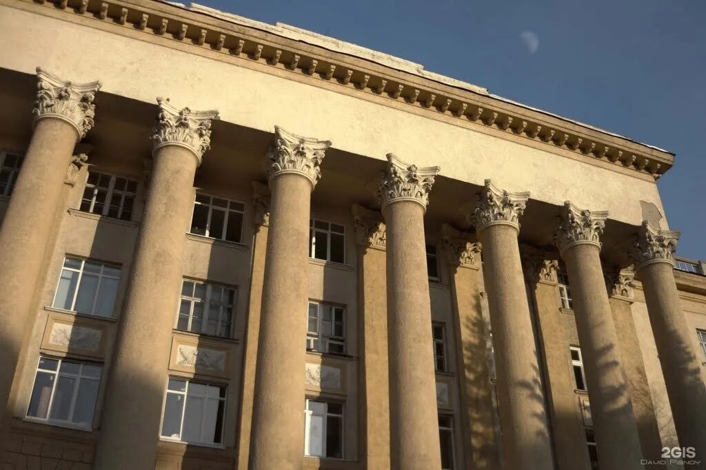 3 совнархоз. Здание совнархоза в новосибирске. красный проспект 82 новосибирск. здание совнархоза архангельск. совнархозы это.
