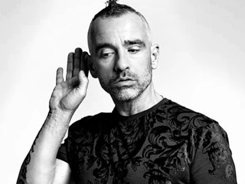 Певец рамазотти 4 букв сканворд. Eros ramazzotti. Концерты тбилиси. Эрос рамазотти в молодости. Рамазотти сейчас.