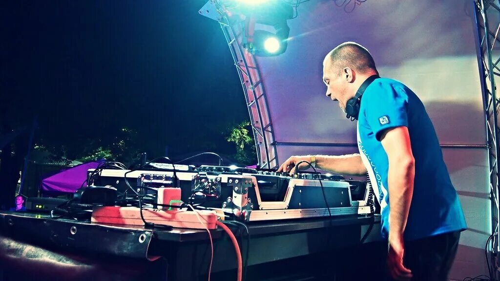 Аудиошкола dj грува. Диджей с оркестром. Аудиошкола dj грува. Школа дж грува. Грува канал.