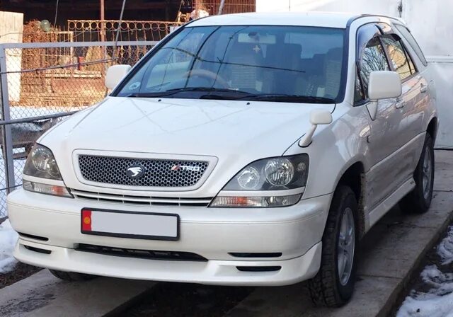 Toyota harrier 2000 год. Тойота Харриер 2000. Toyota Harrier 2000 года. Тойота Харриер белый жемчуг 2001. Тойота Харриер 2000 белый.