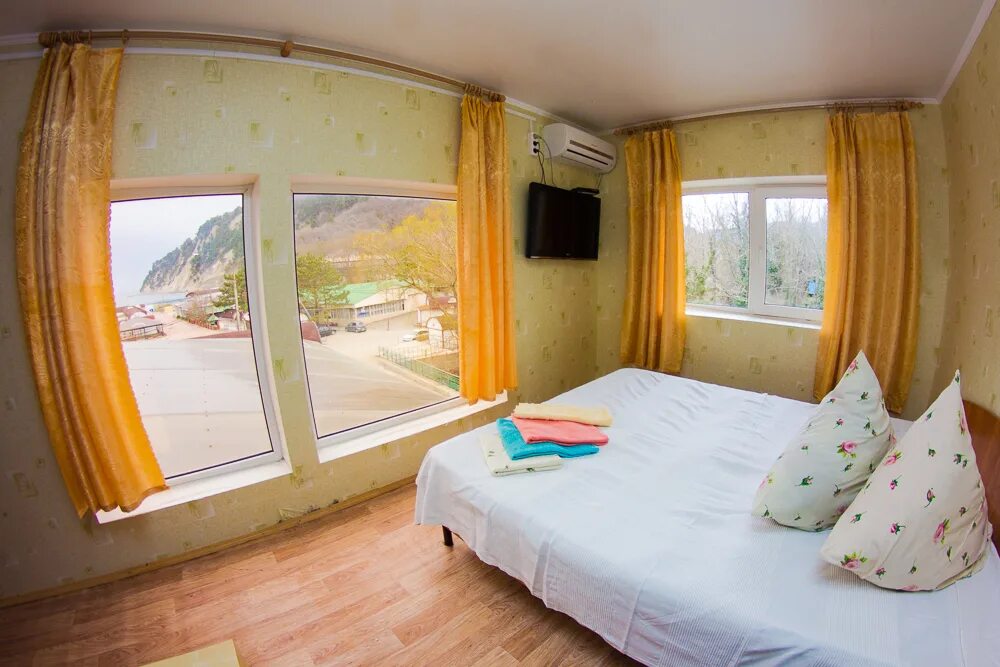 бухта инал жилье у моря. бухта инал жилье у моря. голубая бухта бжид. бухта инал жилье у моря. база отдыха радуга бухта инал.