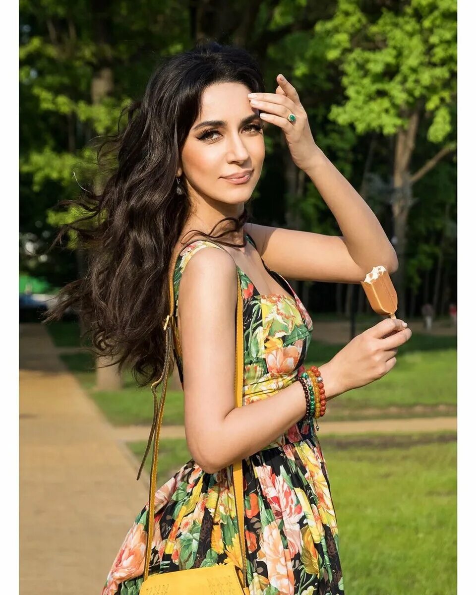 Зарифа мгоян зара. Зарифа мгоян. Зара певица 2022. Зара певица. Биография зары.